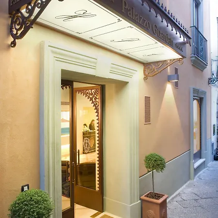 Hotell Palazzo Guardati 4*