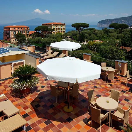 パラッツォ グアルダティ 4* ソレント