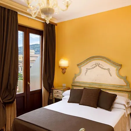 パラッツォ グアルダティ ホテル 4*