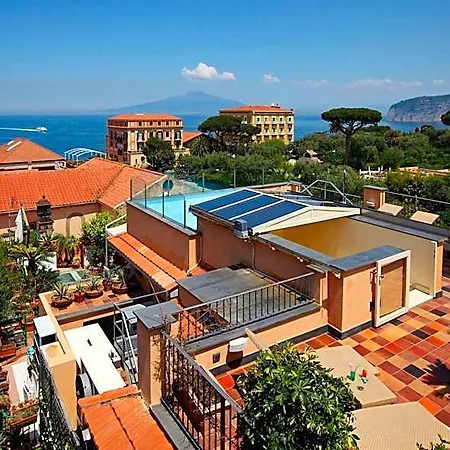Palazzo Guardati מלון 4*