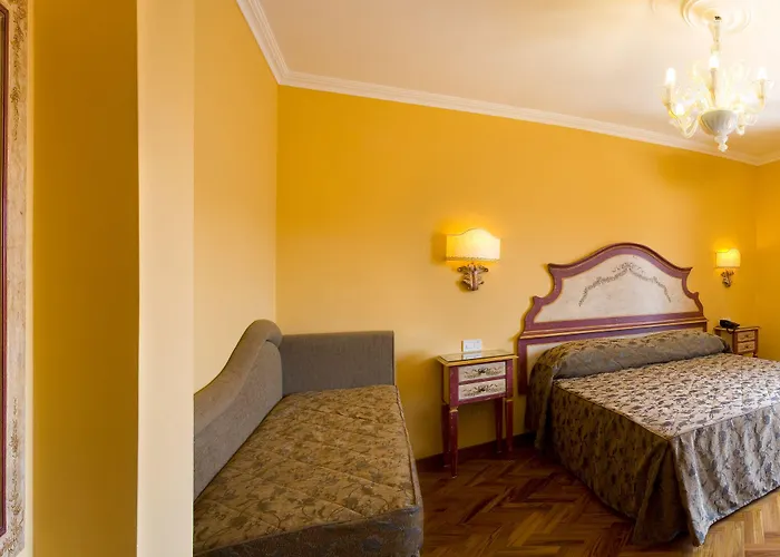 Palazzo Guardati Hotel 4*