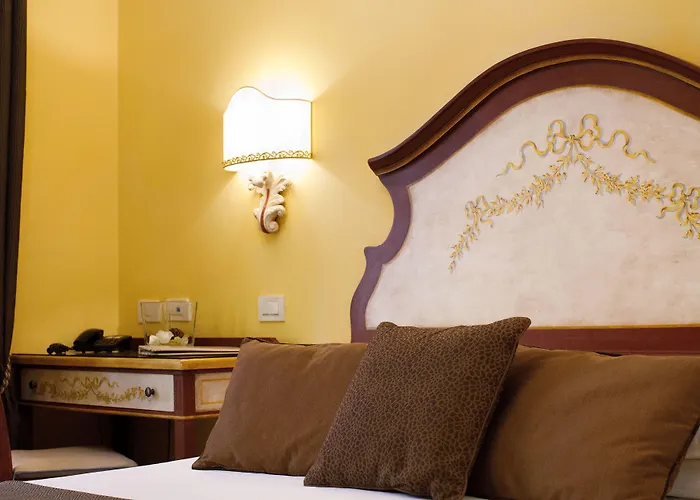 Hotel Palazzo Guardati 4*