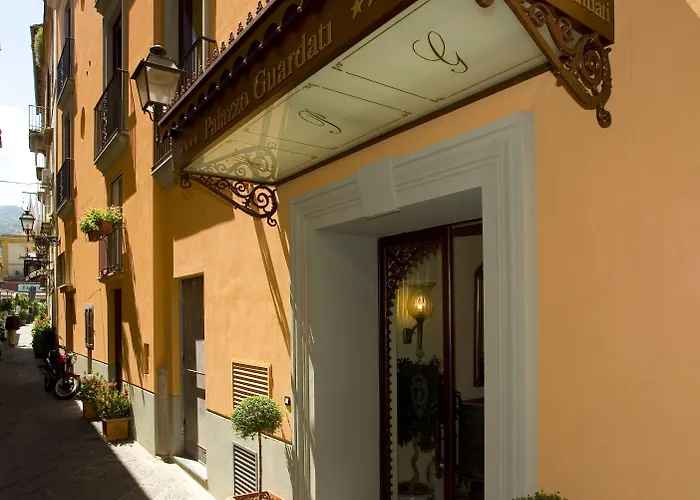 Hotel Palazzo Guardati 4*