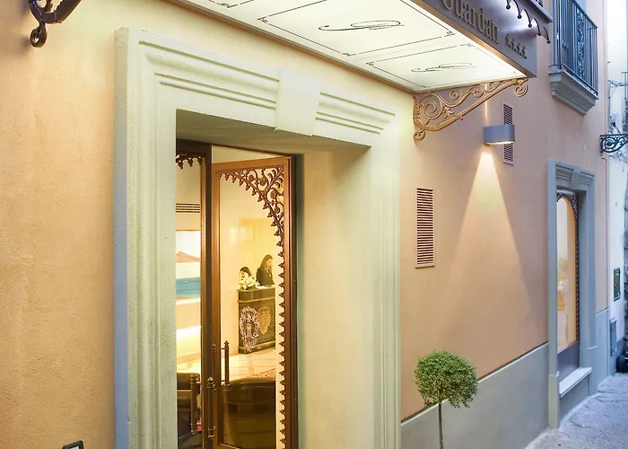 Hotel Palazzo Guardati 4*