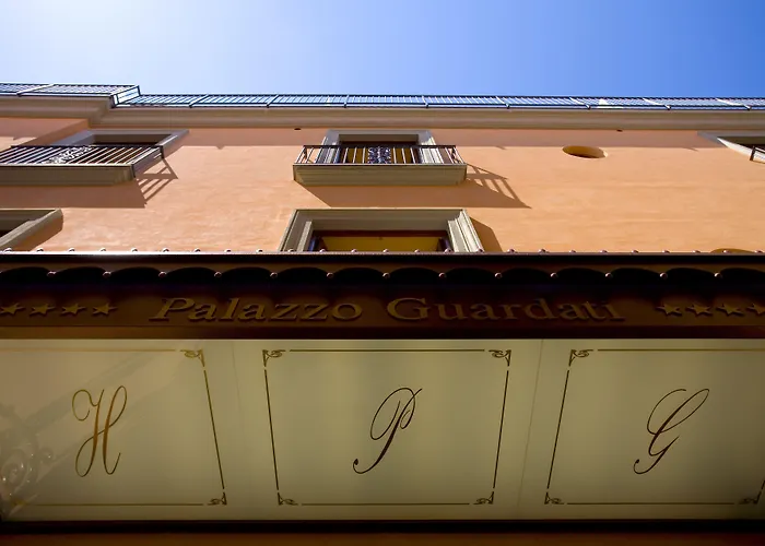 Hotel Palazzo Guardati 4*