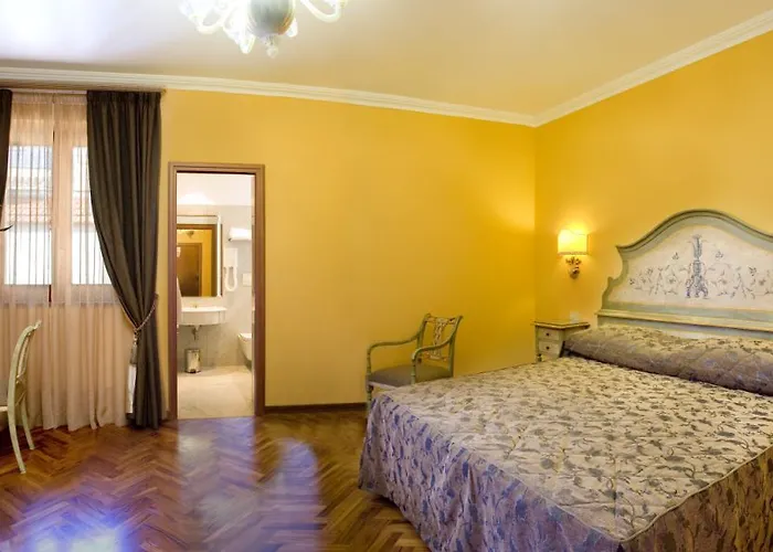 Palazzo Guardati Hotel 4*