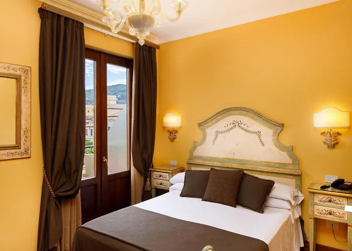 Palazzo Guardati Hotel 4*