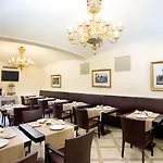 Palazzo Guardati Hotel 4*
