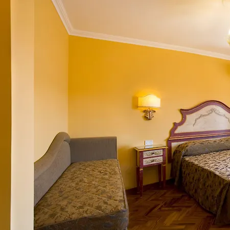 Palazzo Guardati Hotel 4*