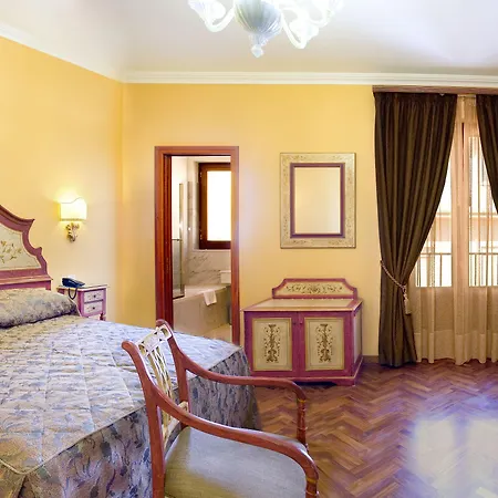 Hotel Palazzo Guardati 4*